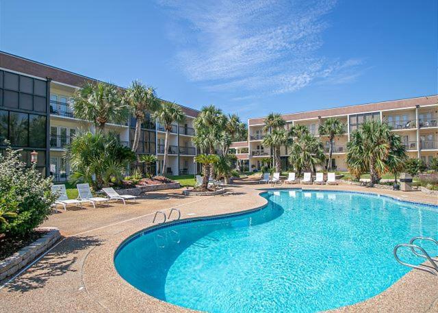 Fun 2 Bed/2 Bath Condo With Pool On Biloxi Beach Kültér fotó