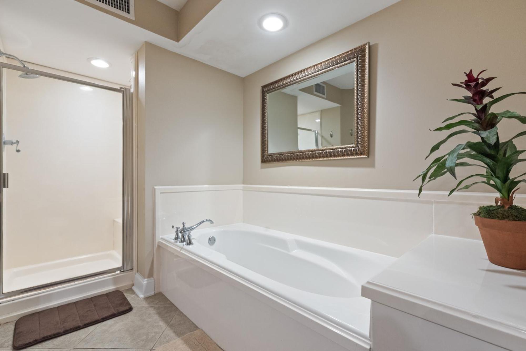 Fun 2 Bed/2 Bath Condo With Pool On Biloxi Beach Kültér fotó