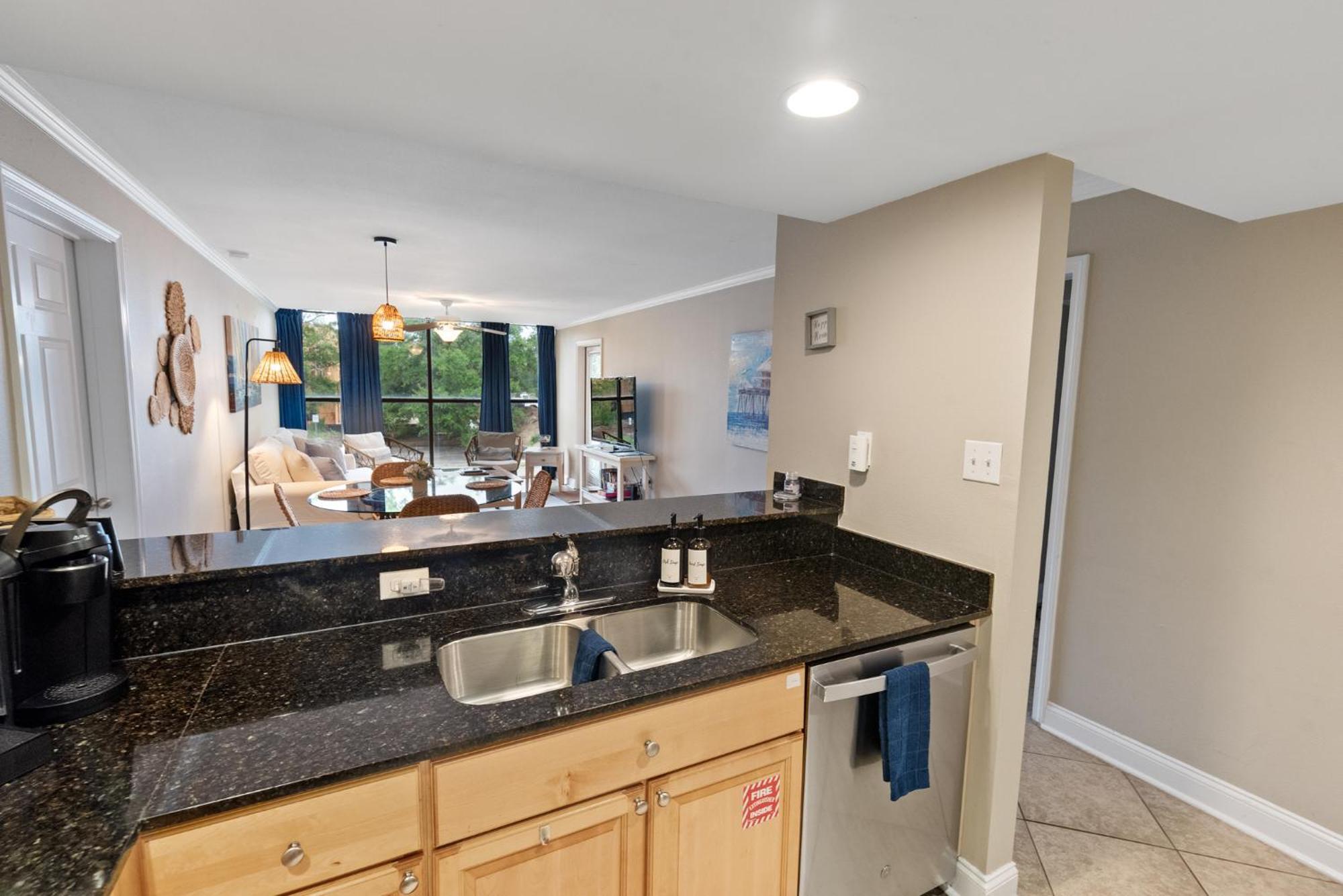 Fun 2 Bed/2 Bath Condo With Pool On Biloxi Beach Kültér fotó